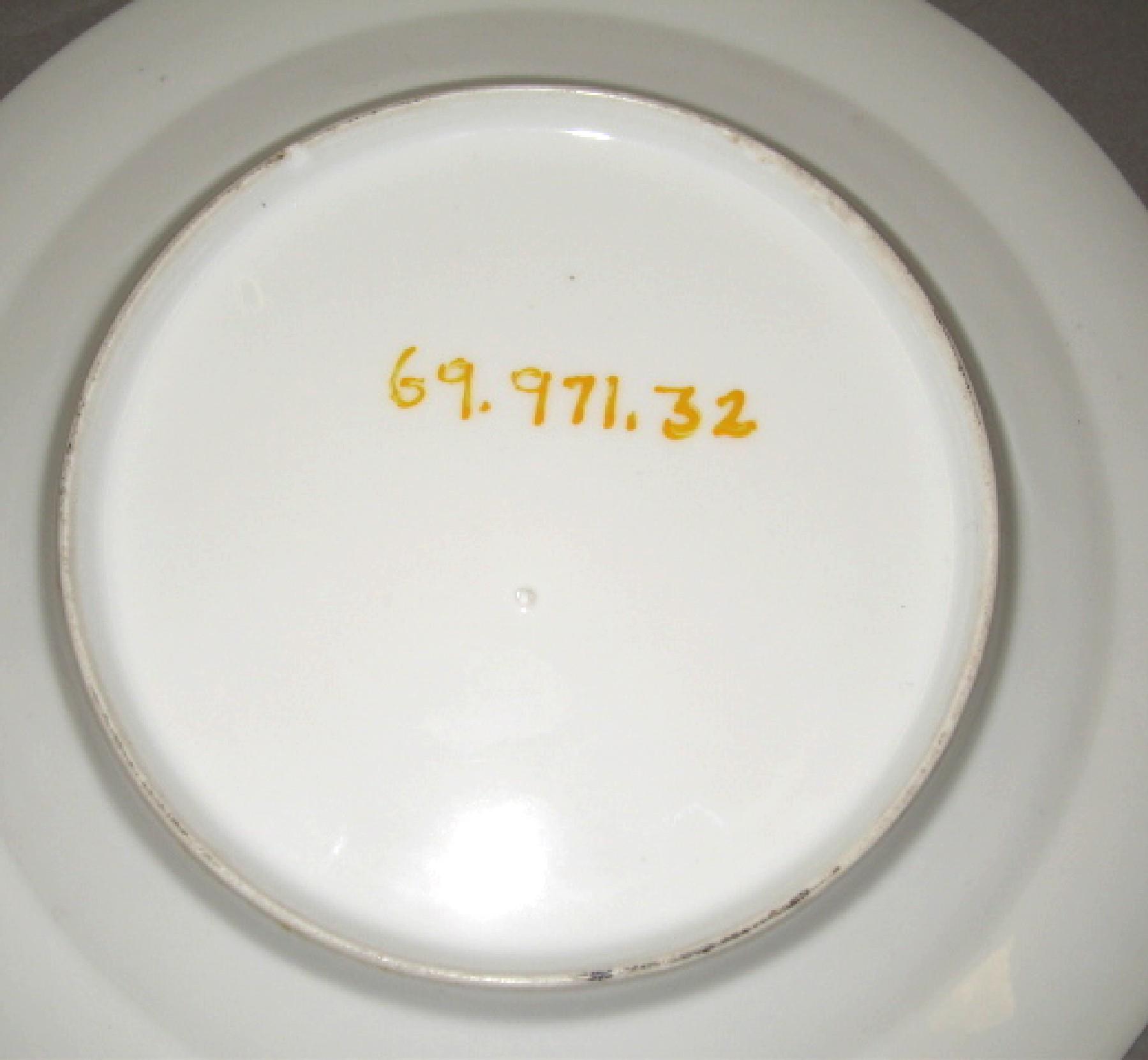 1969.0971.032 French porcelain plate (underside)