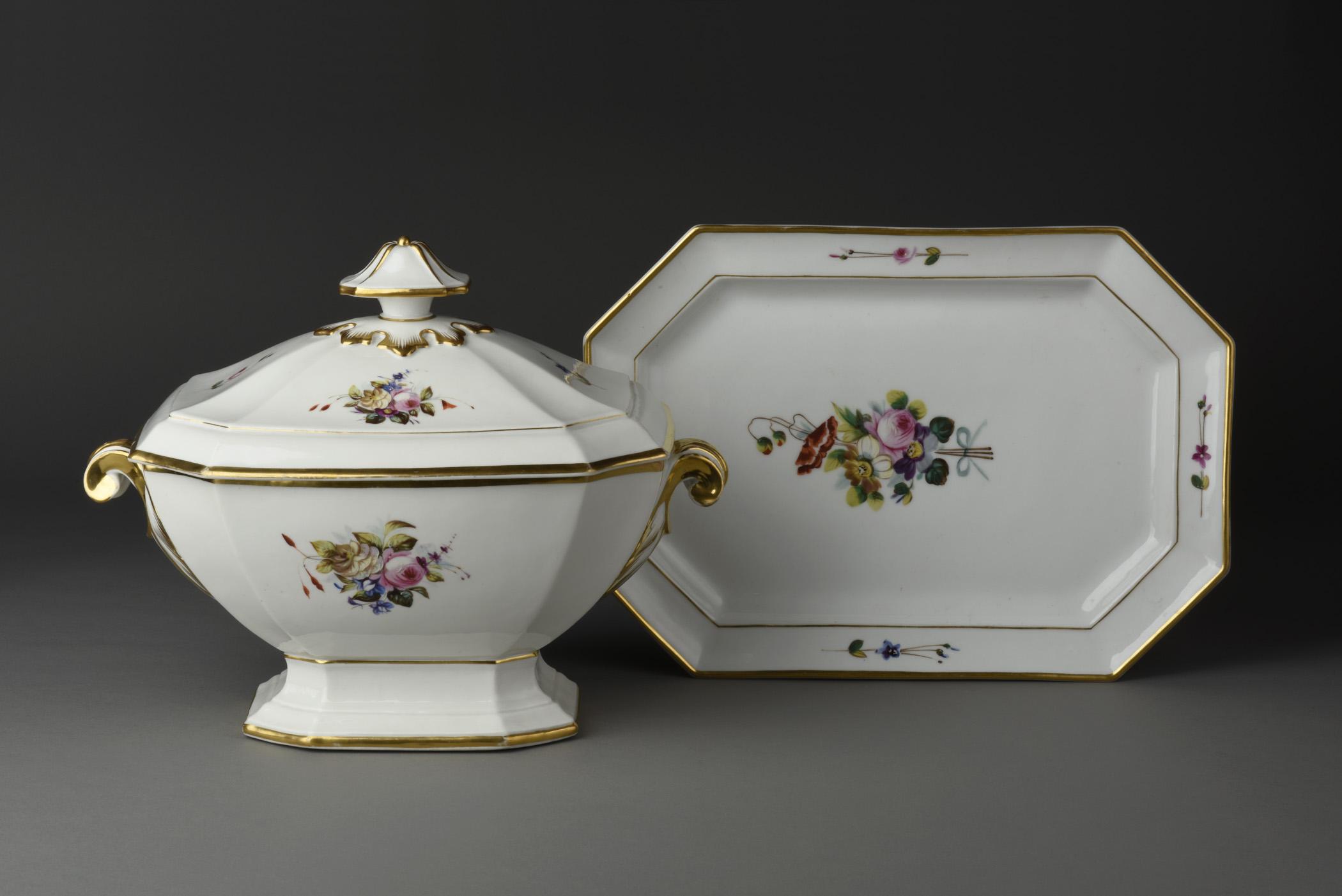 1969.0971.077 A Tureen, B Lid, 1969.0971.059 Dish, view 2