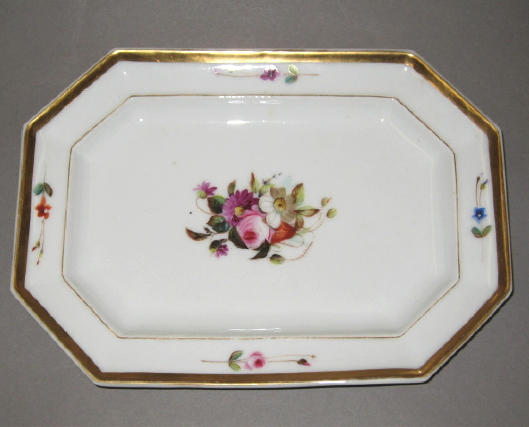 1969.0971.065 French porcelain dish