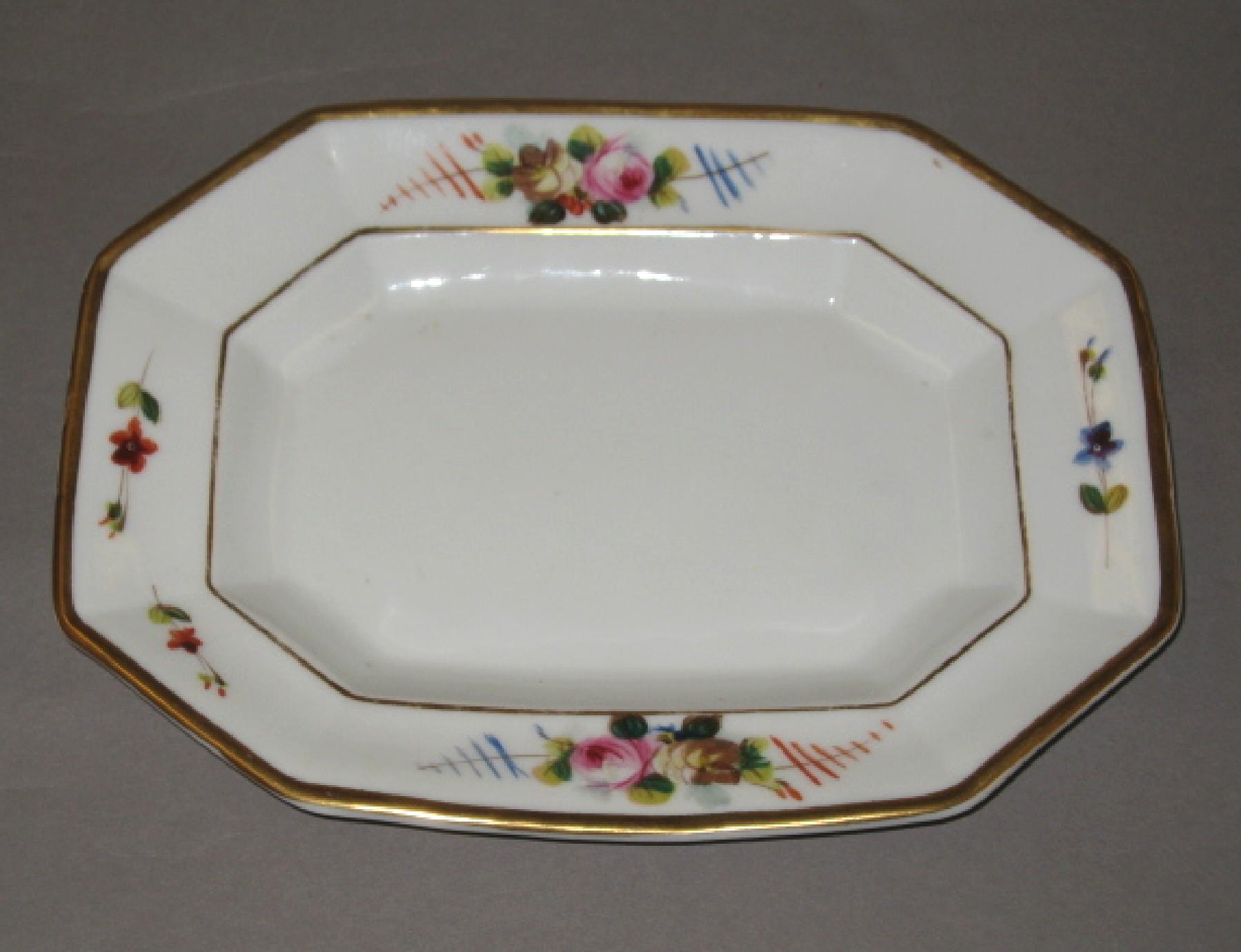 1969.0971.067 French porcelain dish