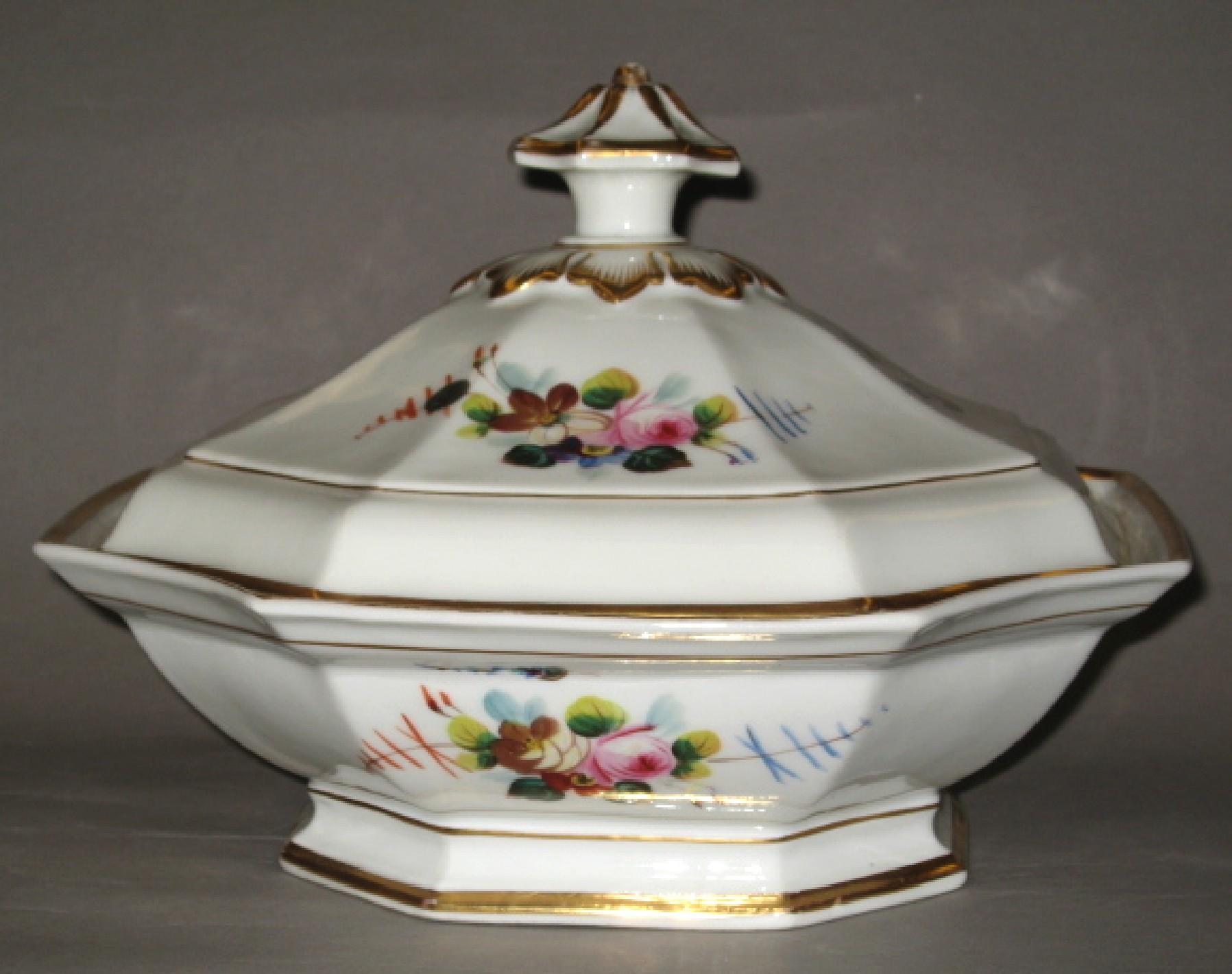 1969.0971.069 A, B French porcelain dish