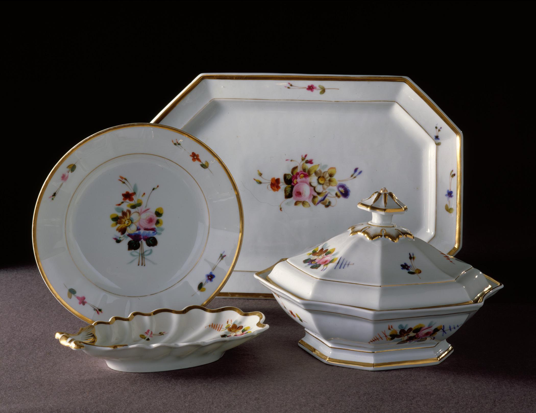 1969.0971.031; .061; .071 A, B; .075 Porcelain dinner service