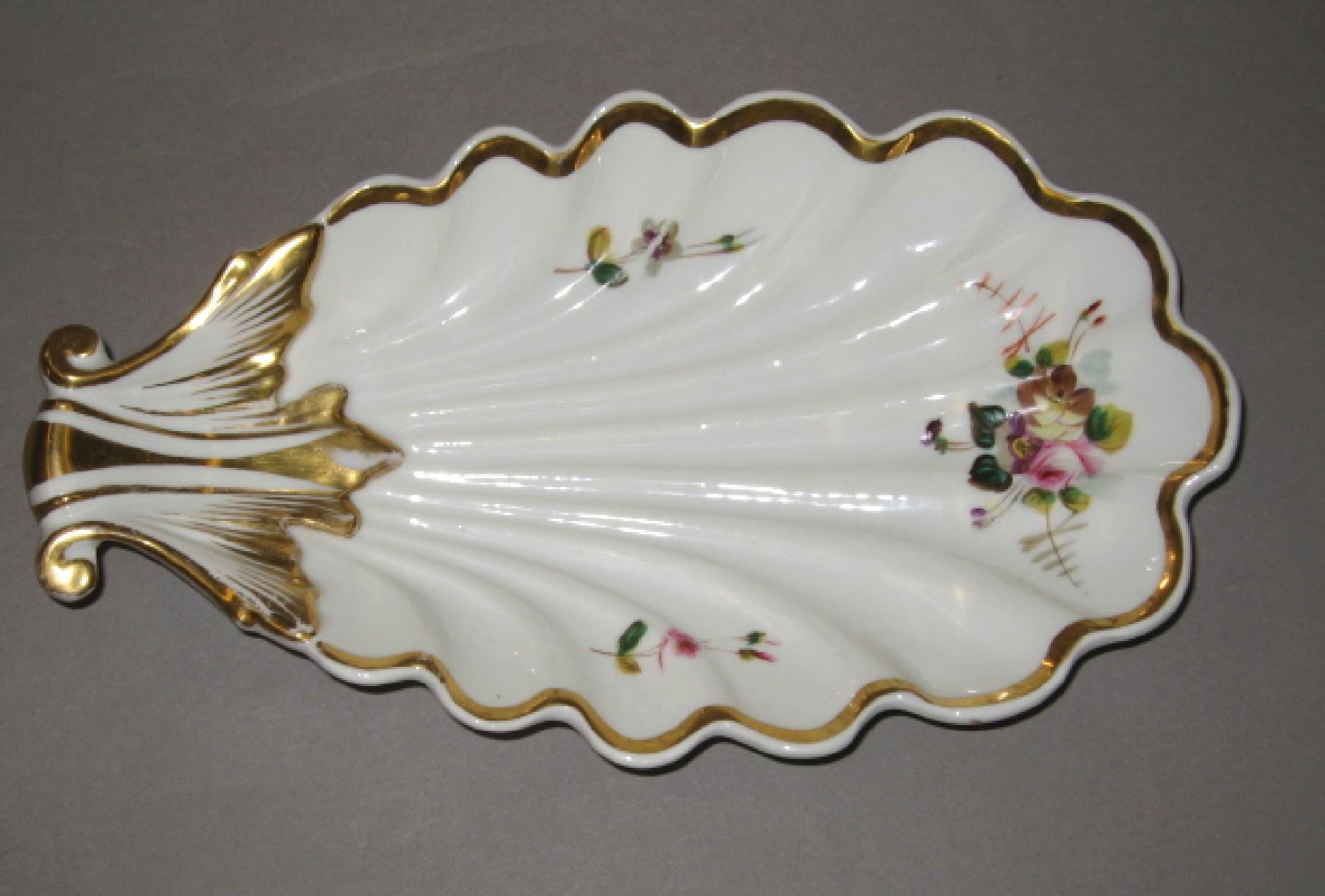 1969.0971.074 French porcelain dish
