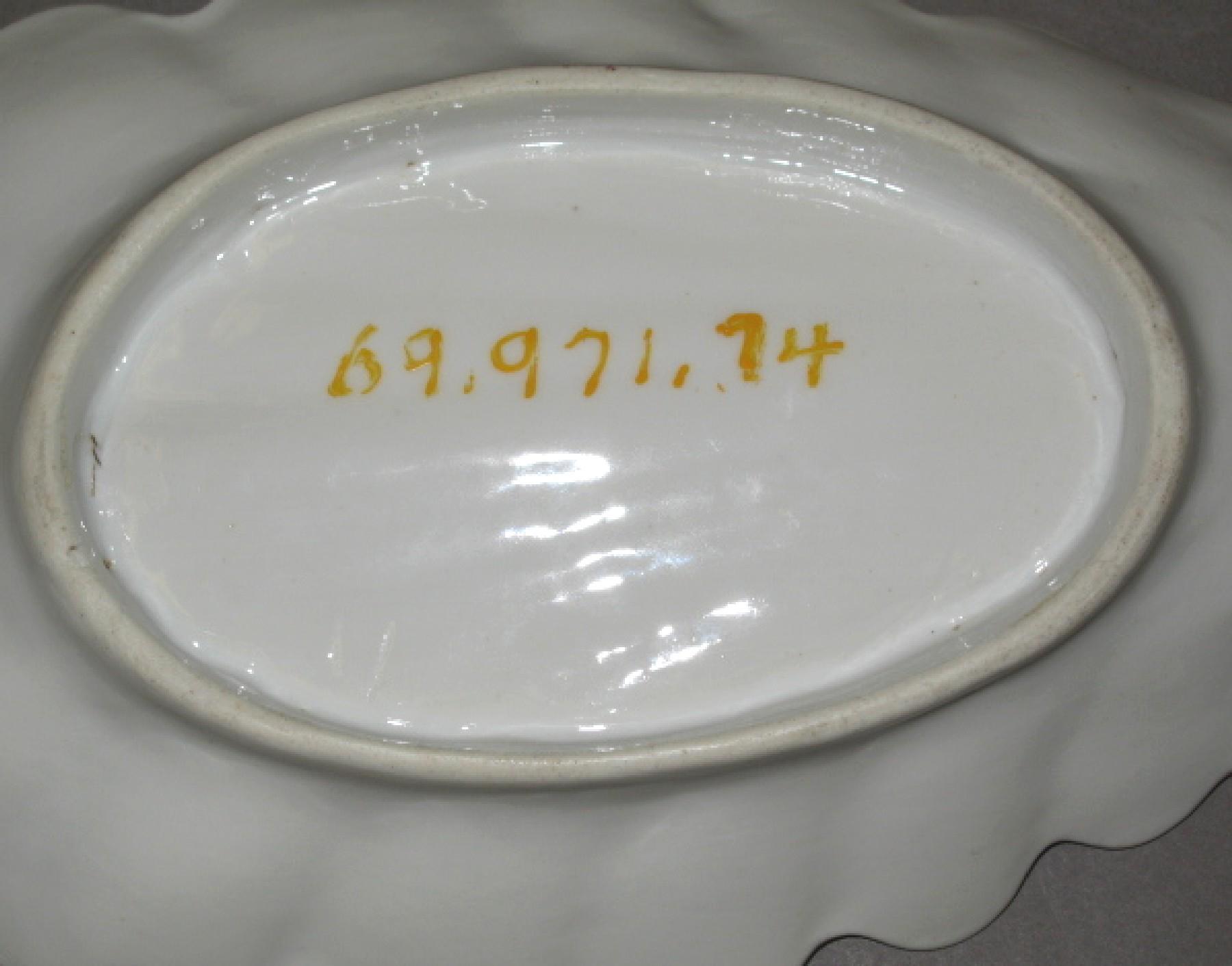 1969.0971.074 French porcelain dish (underside)
