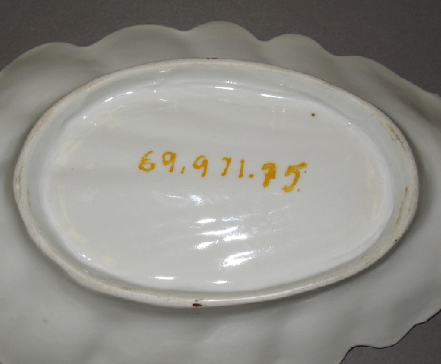 1969.0971.075 French porcelain dish (underside)