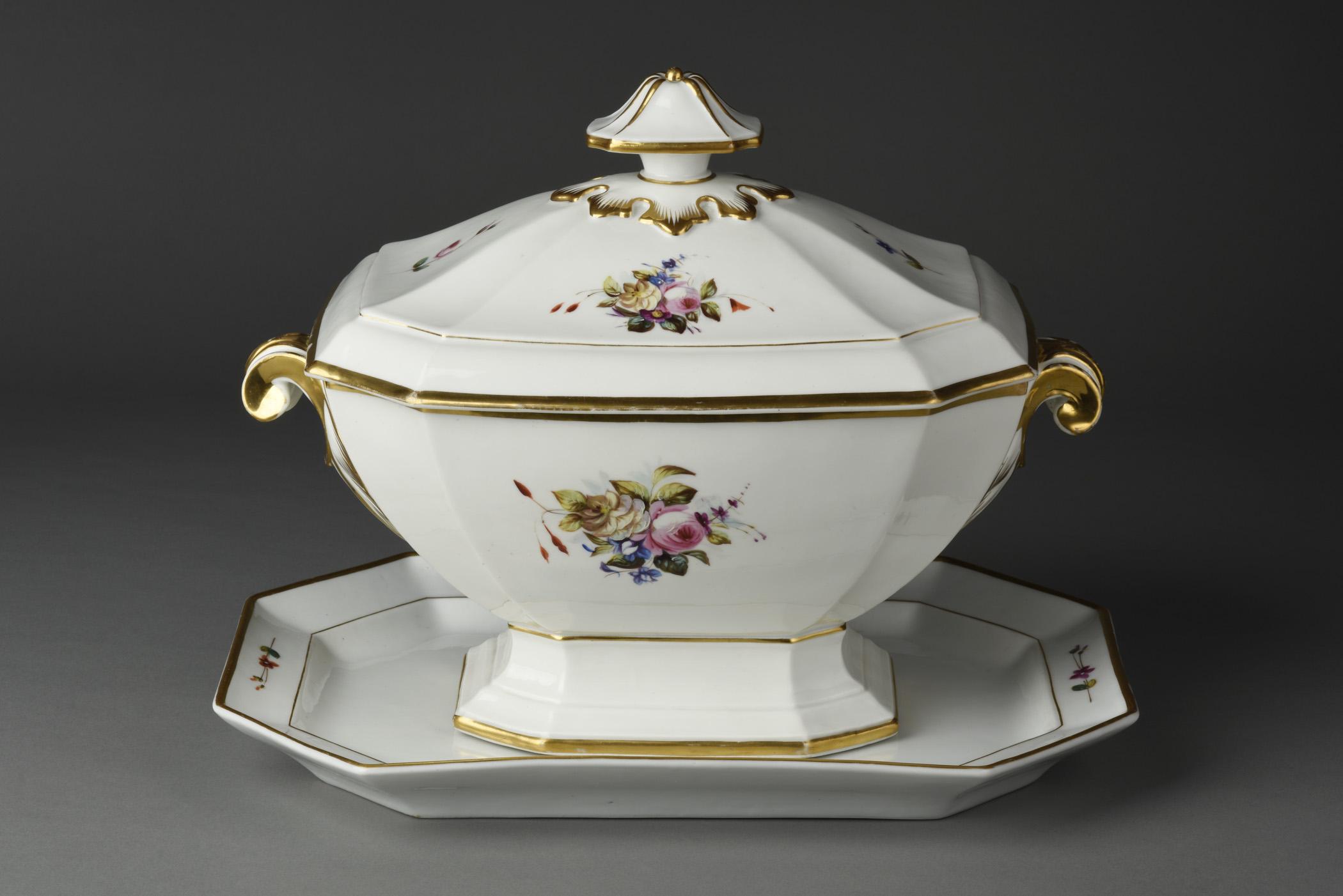 1969.0971.077 A Tureen, B Lid, 1969.0971.059 Dish, view 1