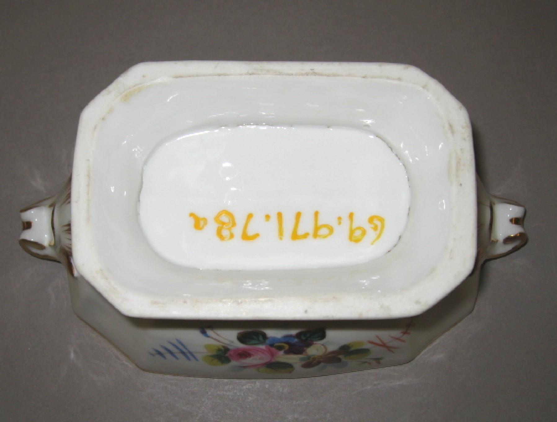 1969.0971.078 A, B French porcelain tureen (underside)