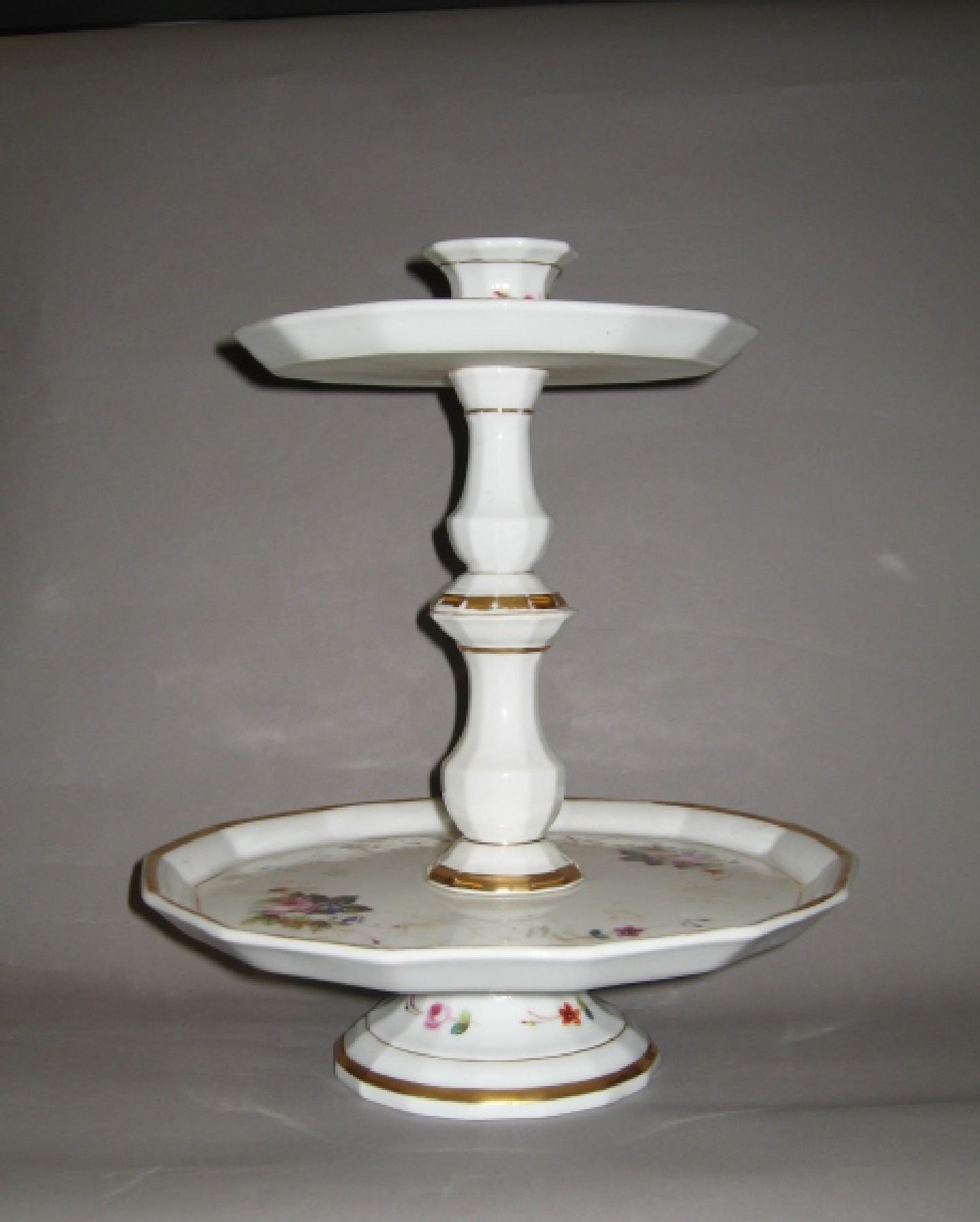 1969.0971.082 French porcelain pyramid