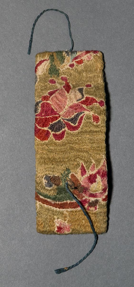 1969.1042 Needle Case, Pattern