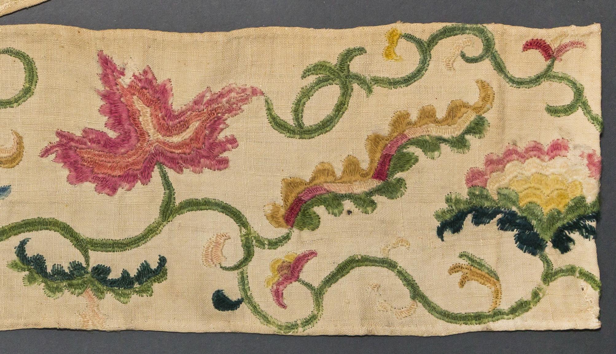 1969.1050 Petticoat border, detail 1