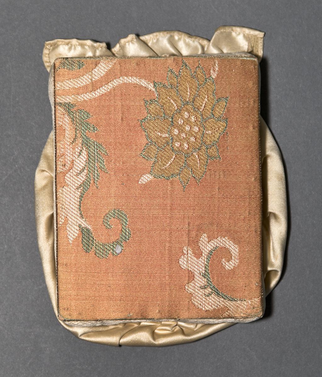 1969.1078 Bag Verso