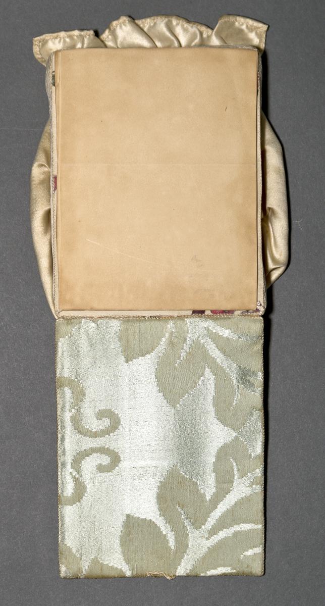 1969.1078 Bag, Open View 2