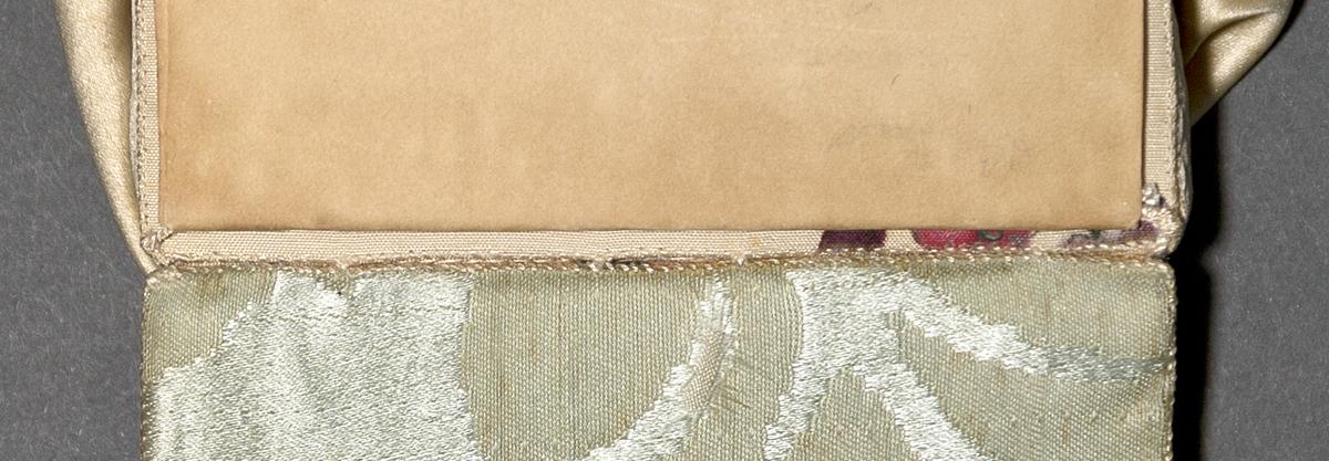 1969.1078 Bag, Open View 2 Detail 2