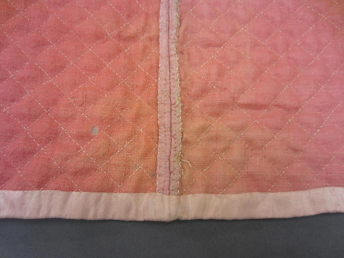 1969.1109 Bedcover, Hem