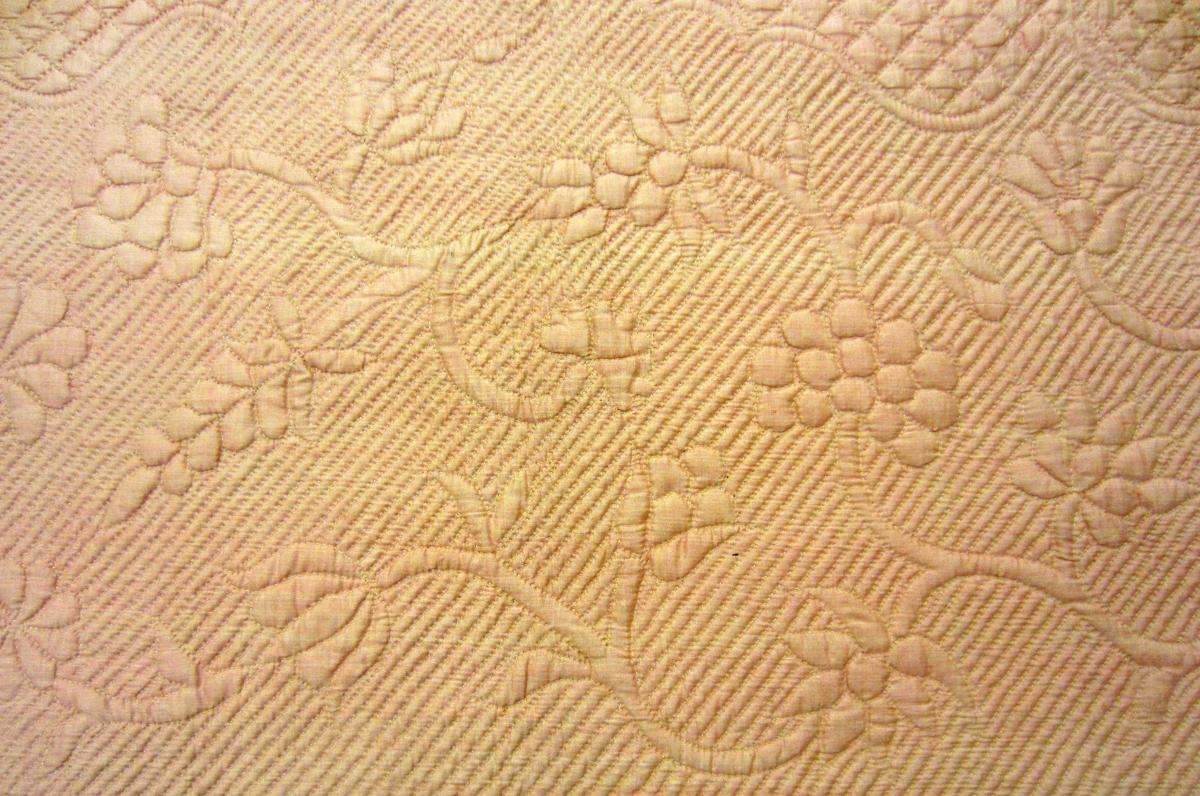 1969.1109 Bedcover, Quilting