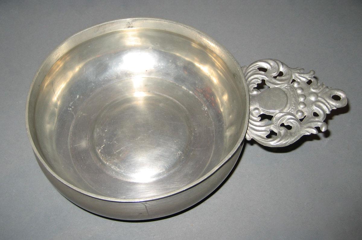 1969.1121 Porringer