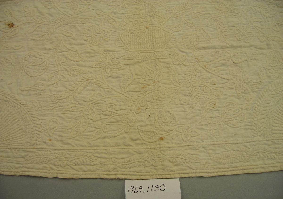 1969.1130 Tablecover