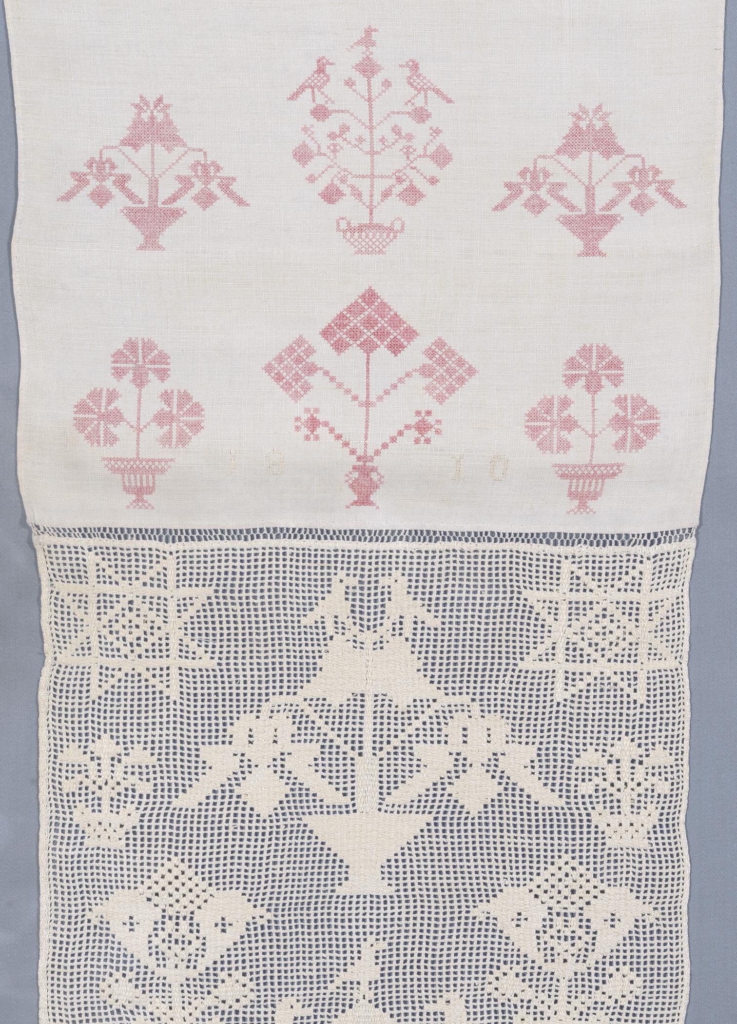 1969.1142 Towel, detail 2