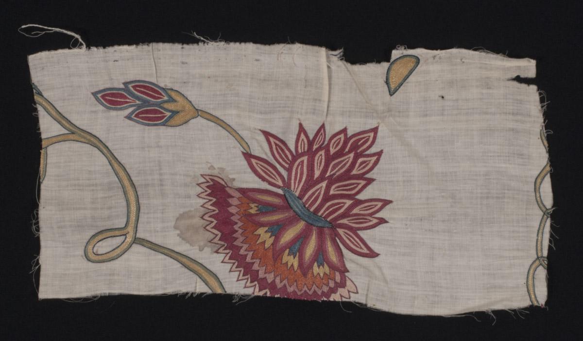 1969.1246.001 Textile, embroidered