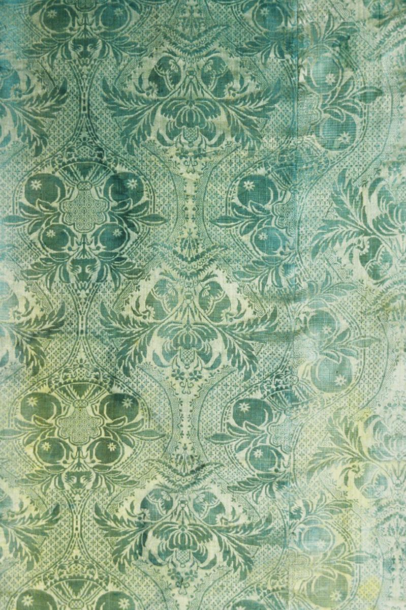 1969.1281 Bedcover
