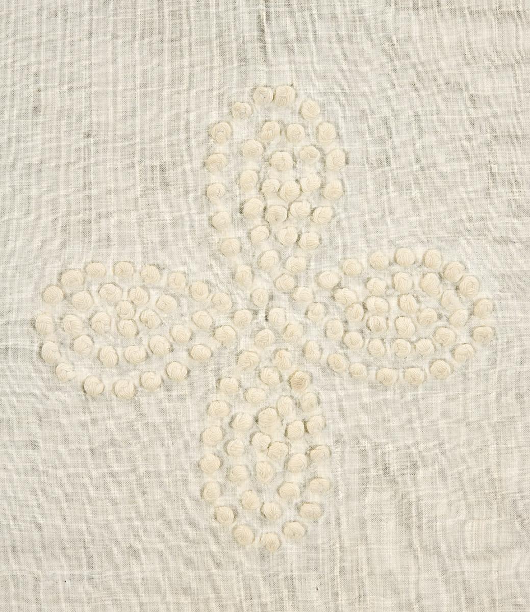 1969.1285 Bedcover, bedspread, whitework (detail 1)
