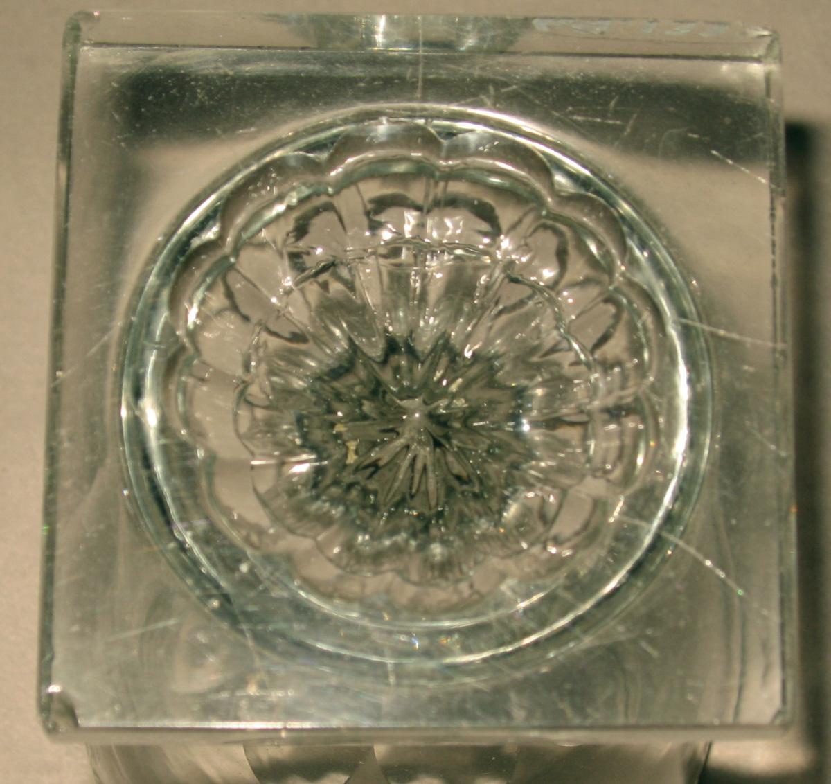 1969.1337 Glass rummer (underside)