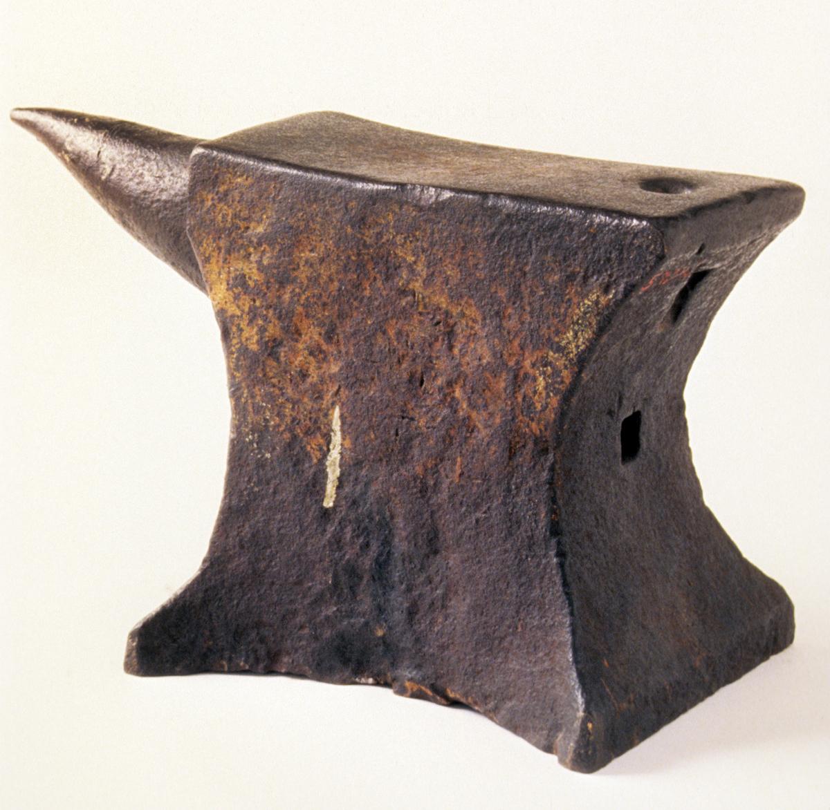 1957.0034.005 Anvil, View 2