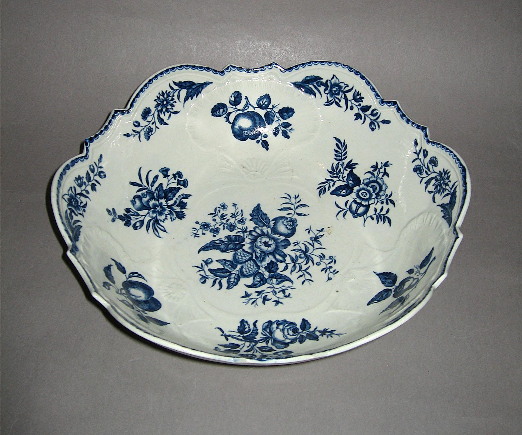 1969.1350.001 Salad or junket bowl