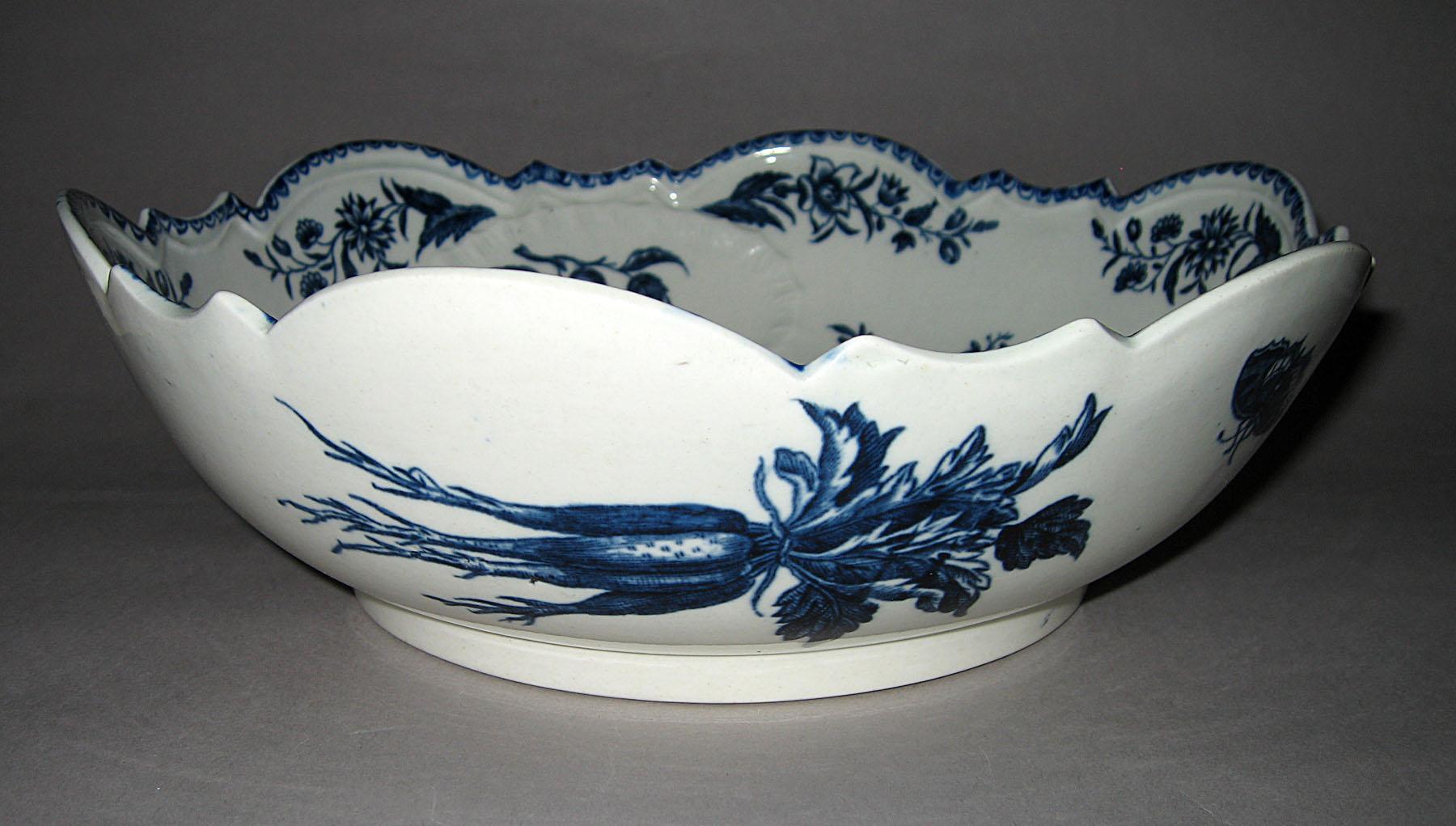 1969.1350.002 Salad or junket bowl (side)