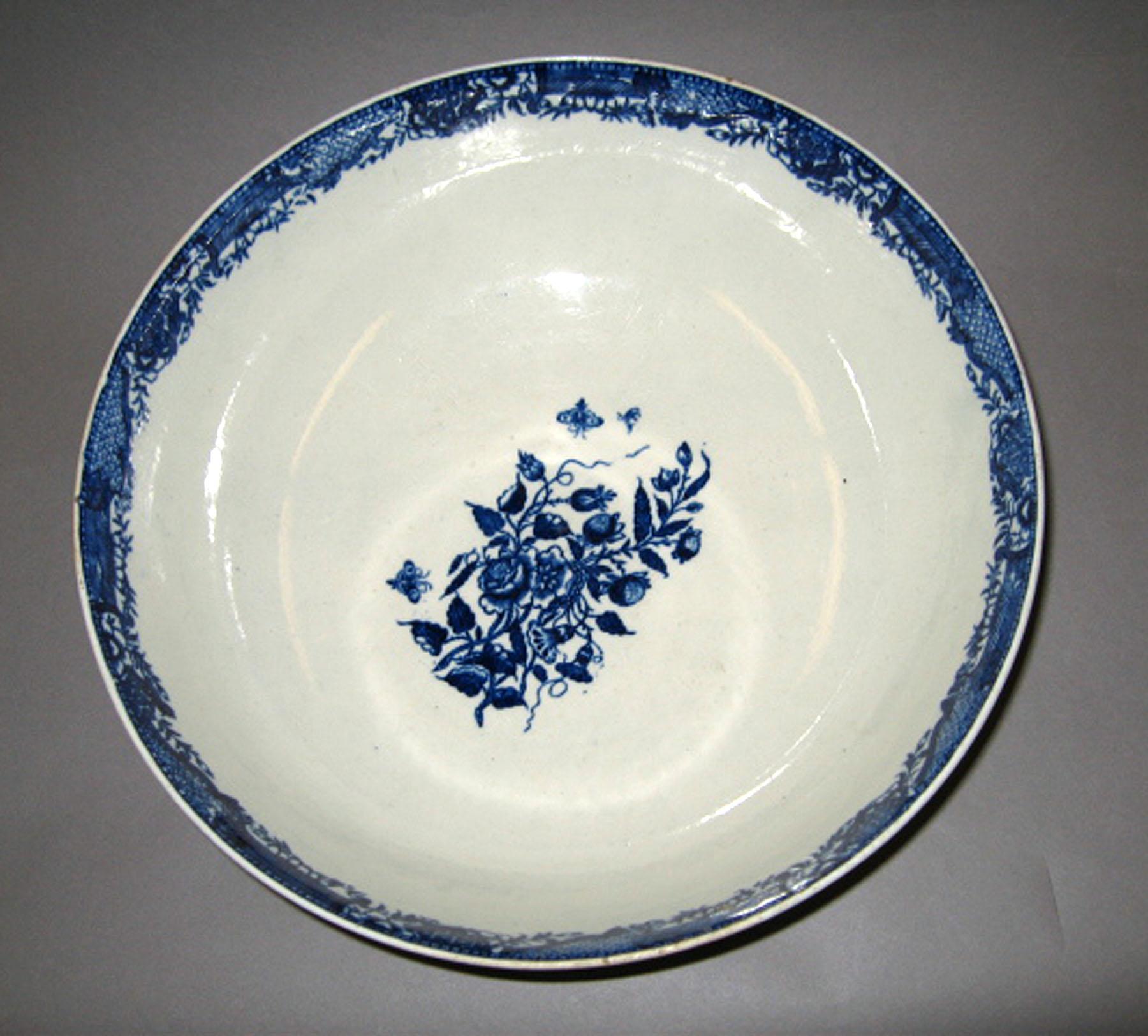 1969.1357 Porcelain punch bowl (interior)