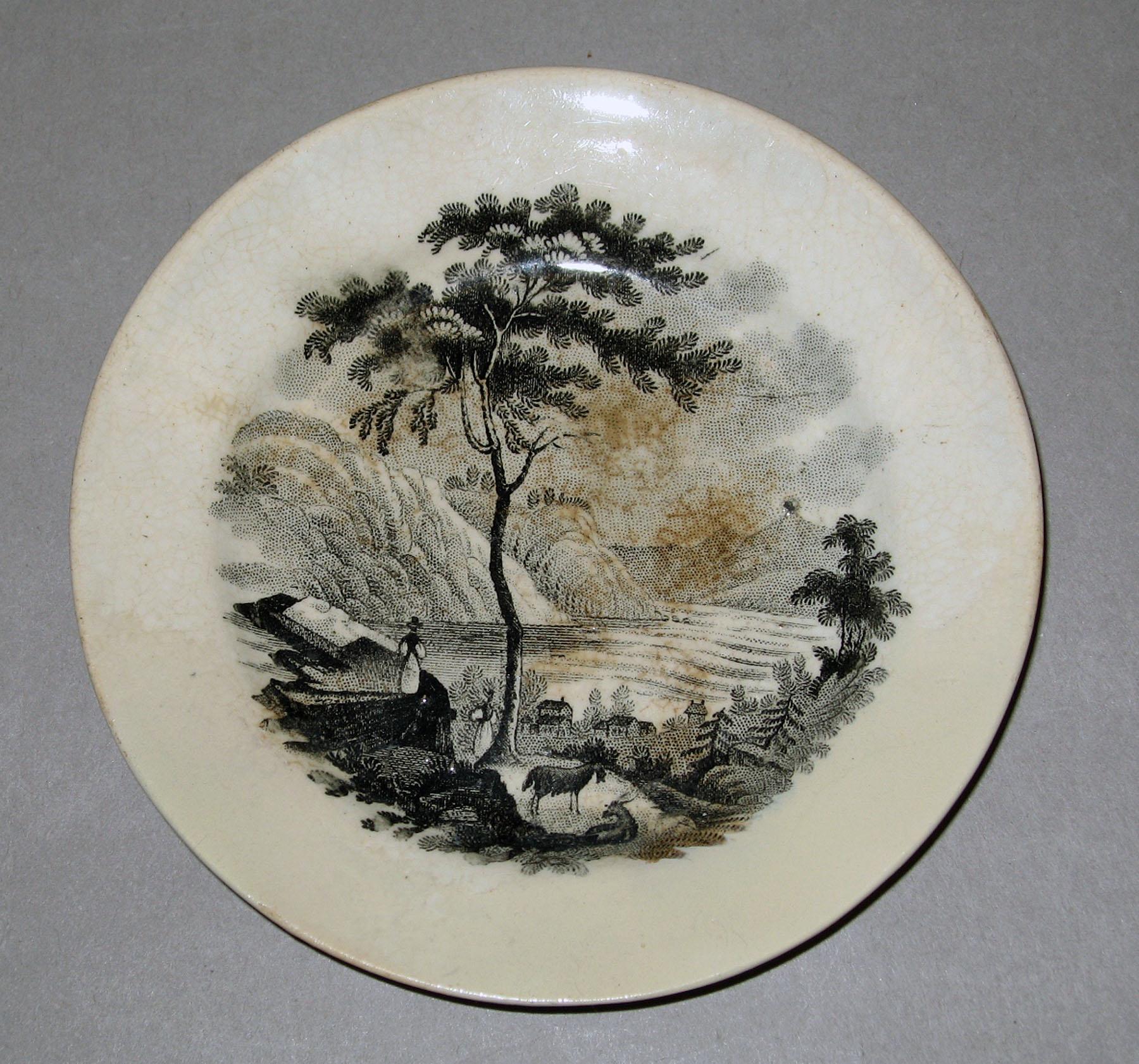 1969.1377 Earthenware plate
