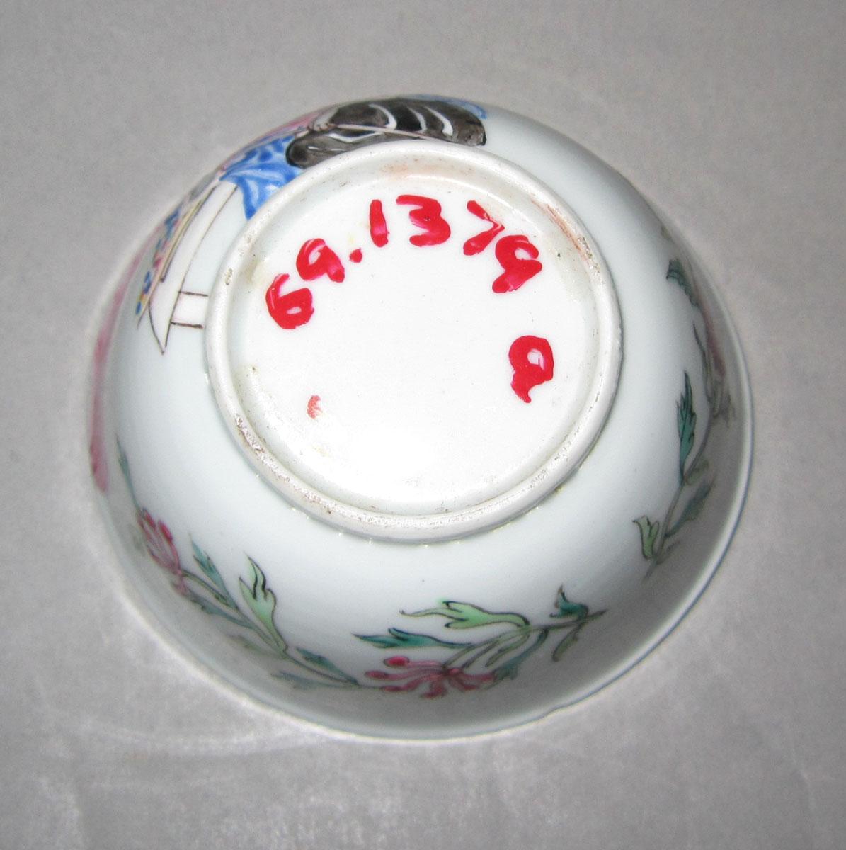 1969.1379 A Porcelain teacup underside