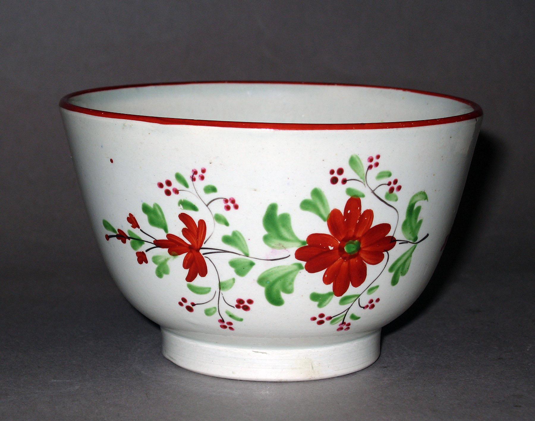 1969.1472.001 A Pearlware teabowl