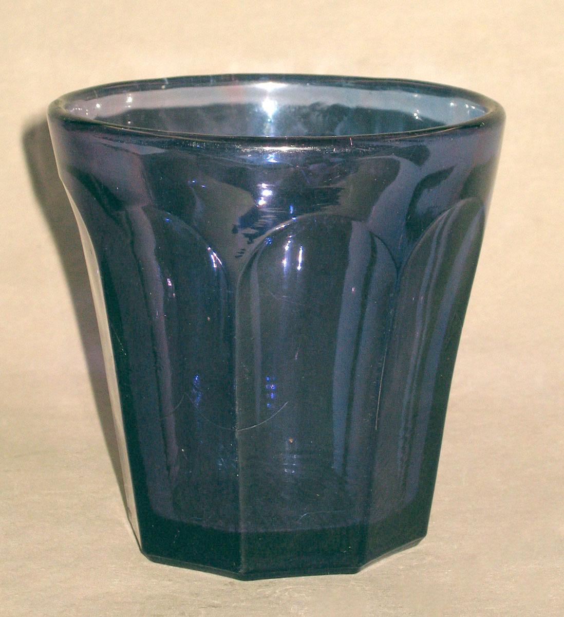 1969.1475 Glass tumbler