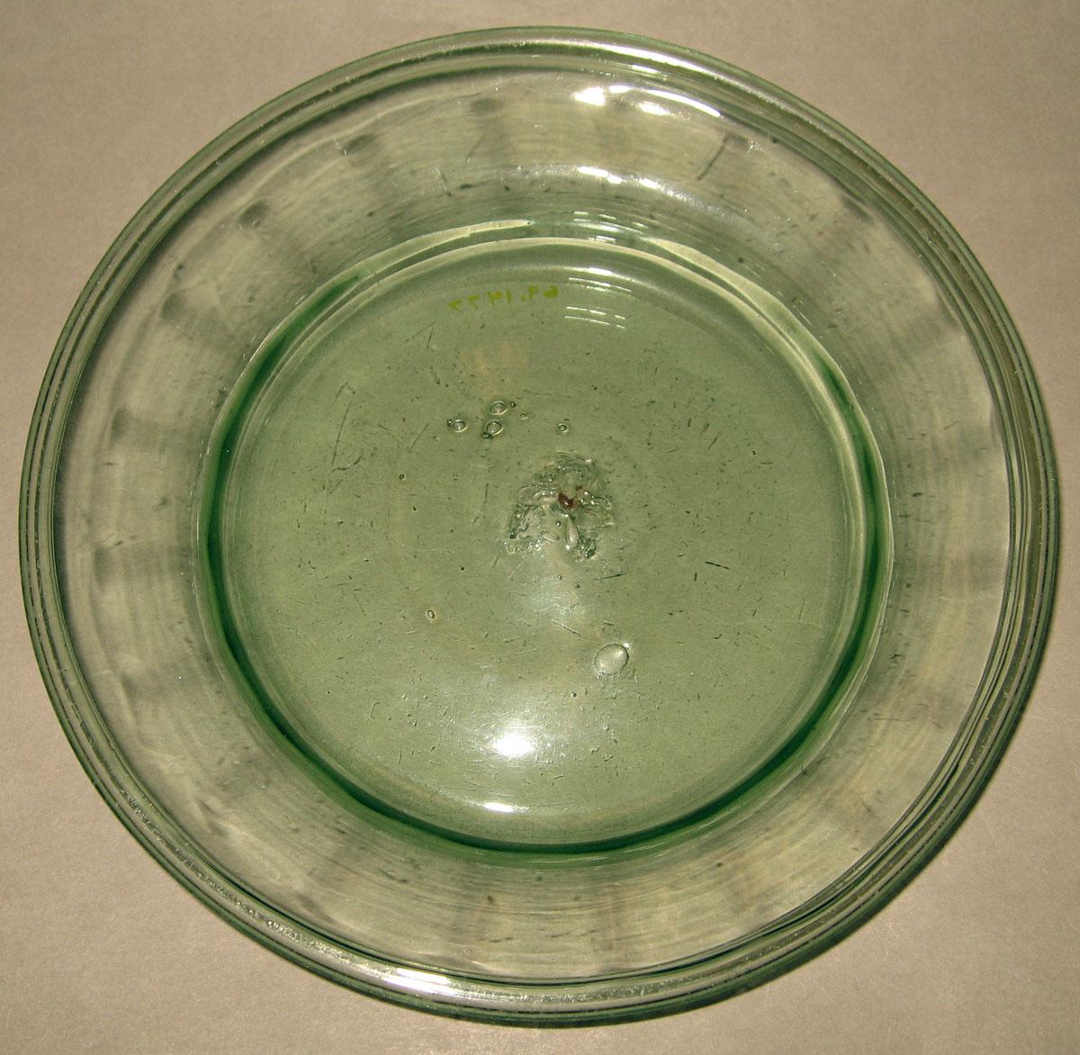1969.1477 Glass dish