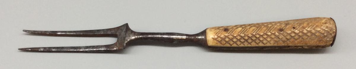 1969.1497.002 Fork, view 1