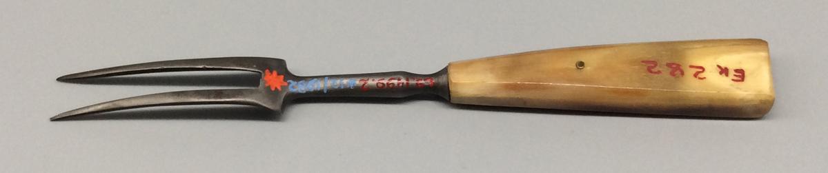 1969.1499.002 Fork, view 2