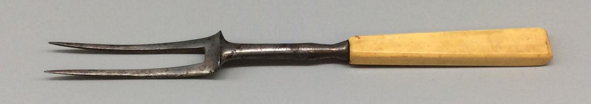 1969.1501 Fork, view 1