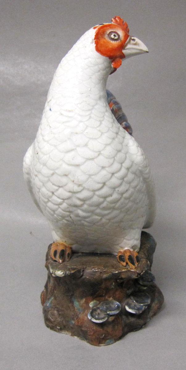 1969.1529.002 Earthenware figure chicken front