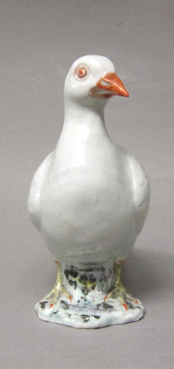 1969.1545 Porcelain figure dove front