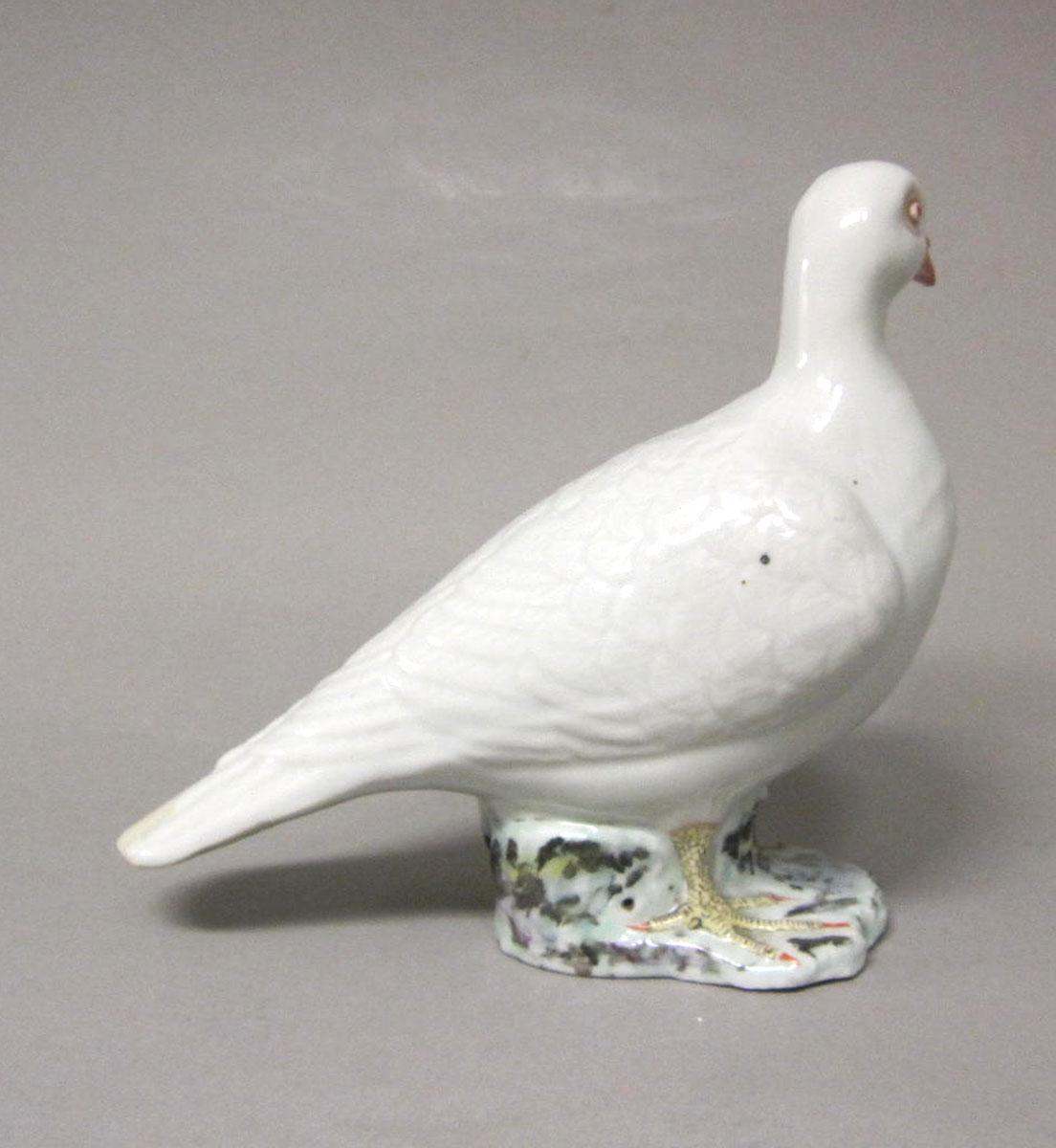 1969.1545 Porcelain figure dove side two