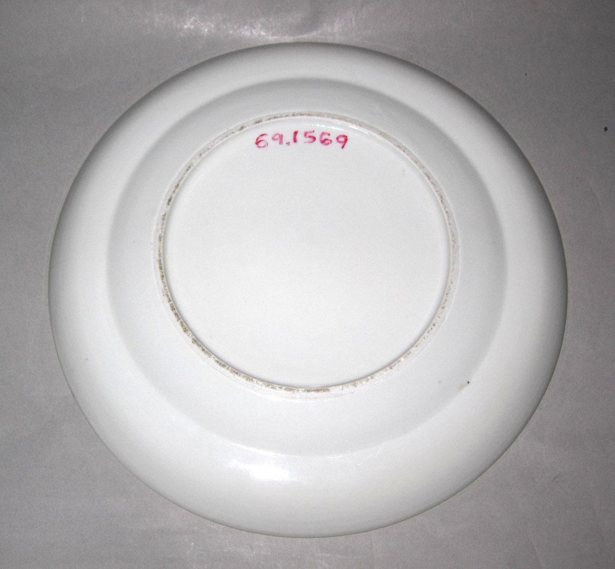 1969.1569 Porcelain plate underside