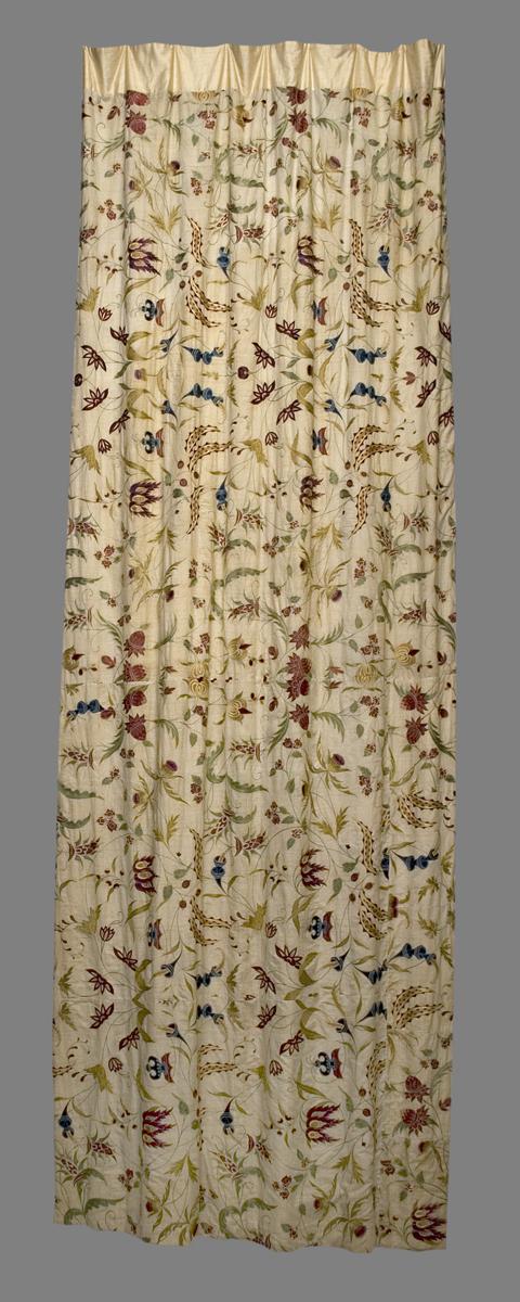 1969.1581 B Window Hanging, Side Curtain