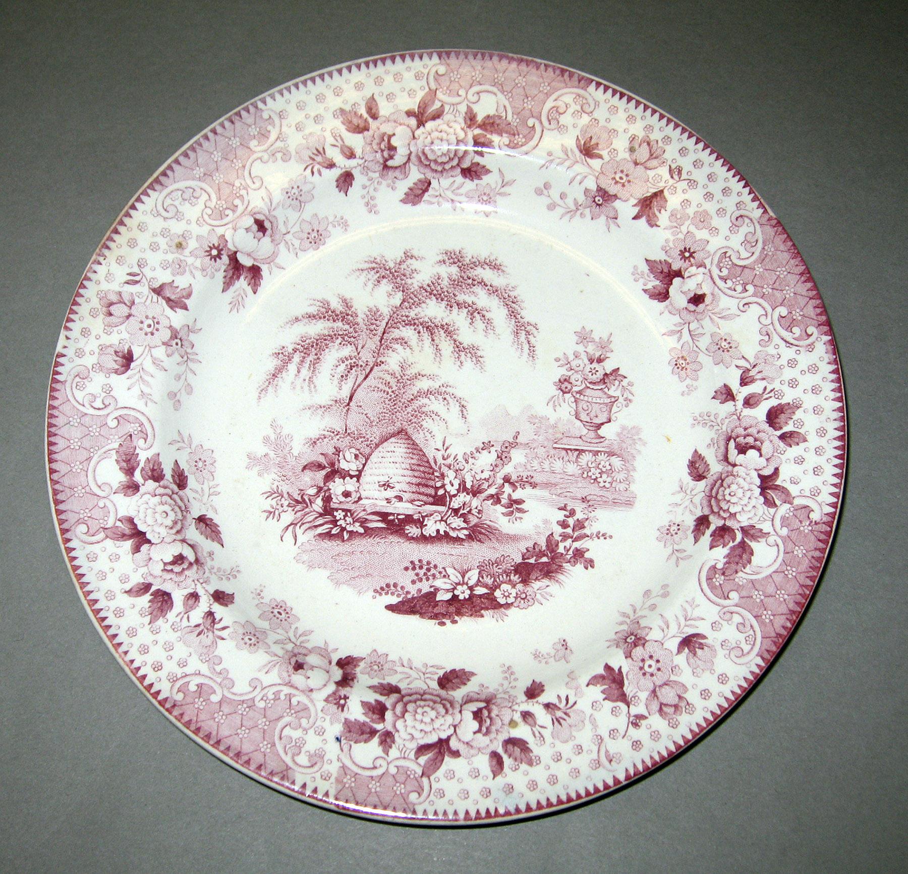 1969.1599 Earthenware plate