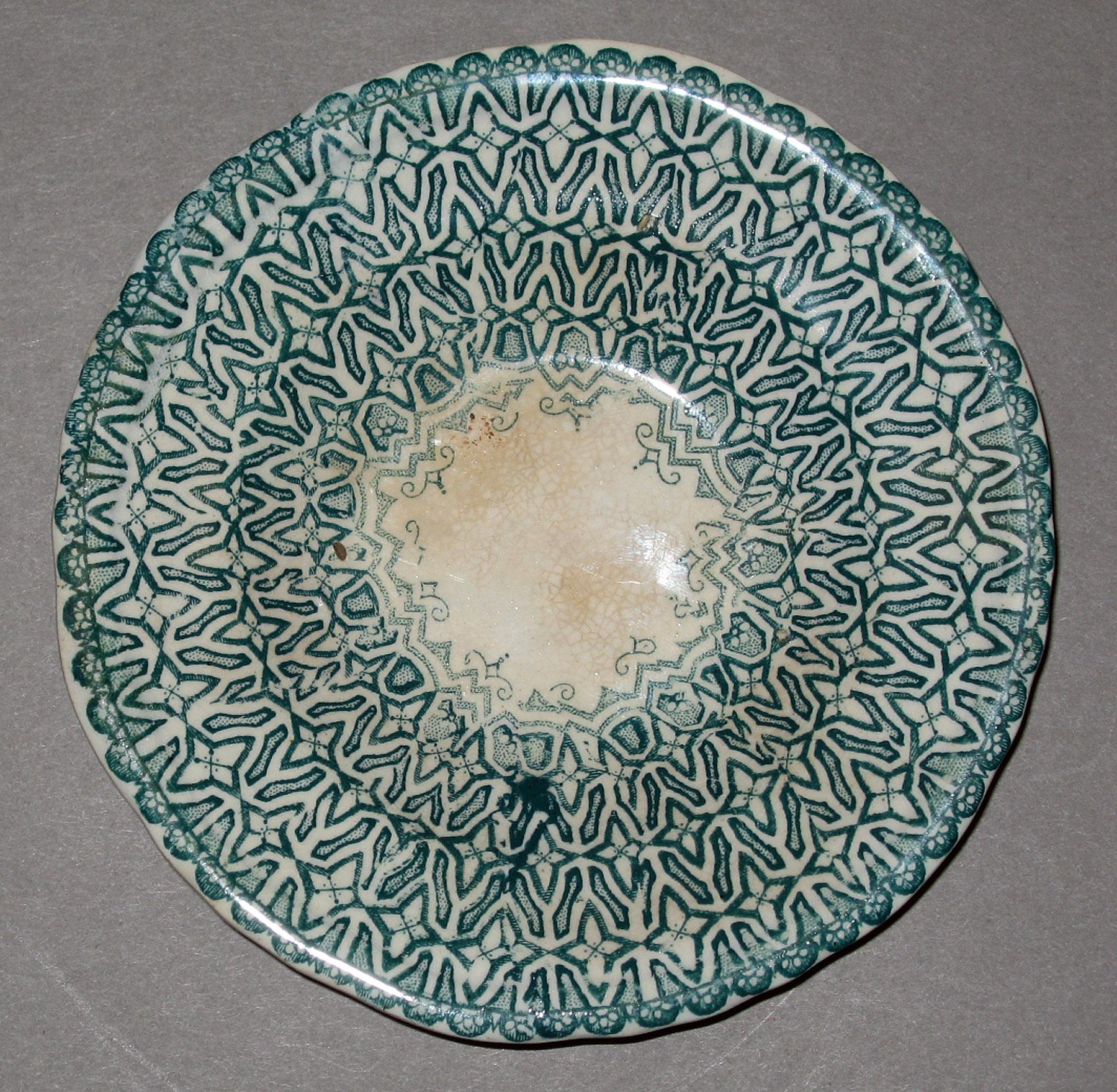 1969.1601 Earthenware plate