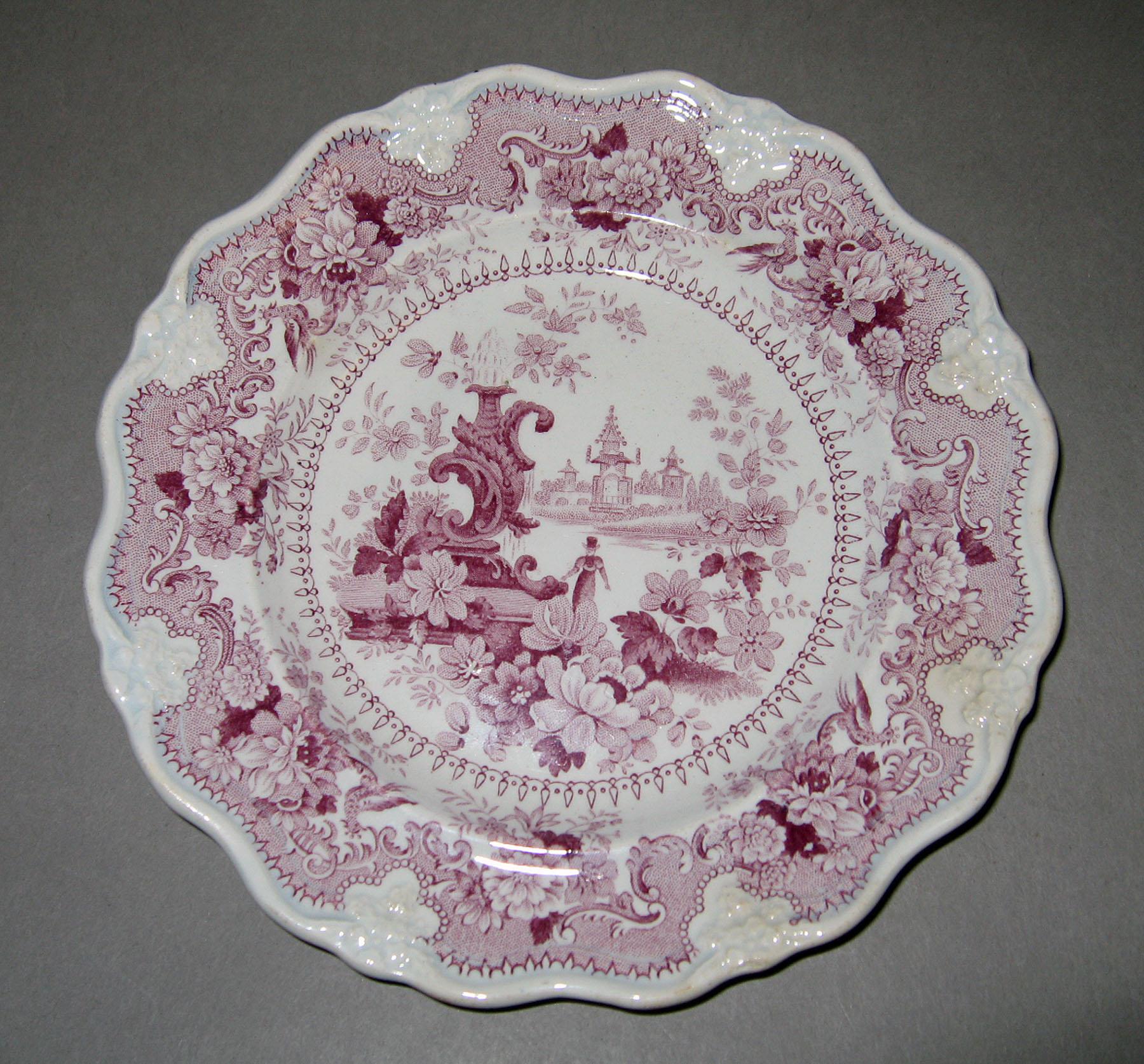 1969.1604 Earthenware plate