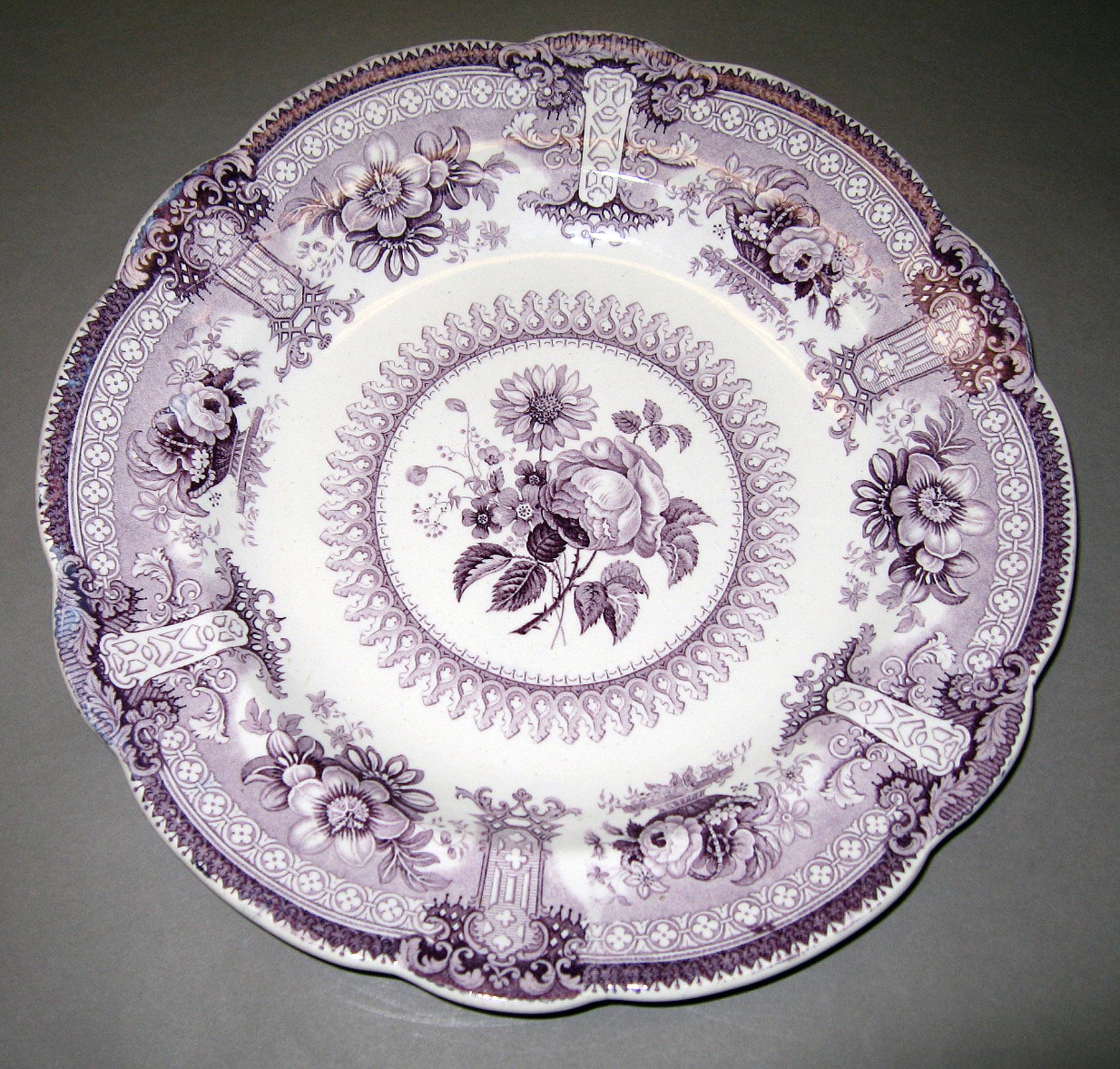 1969.1625 Earthenware plate
