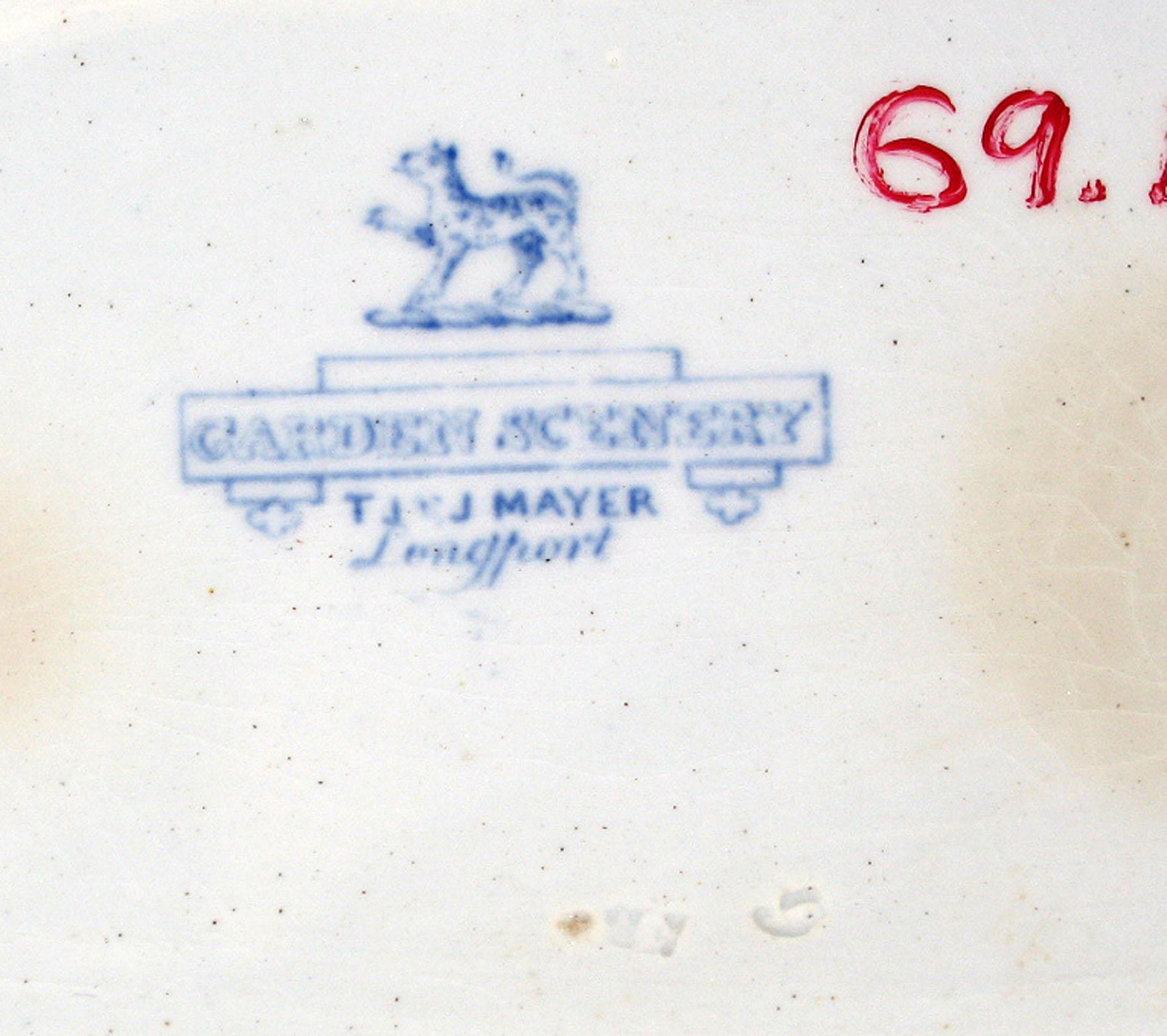 1969.1634 Earthenware stand, detail
