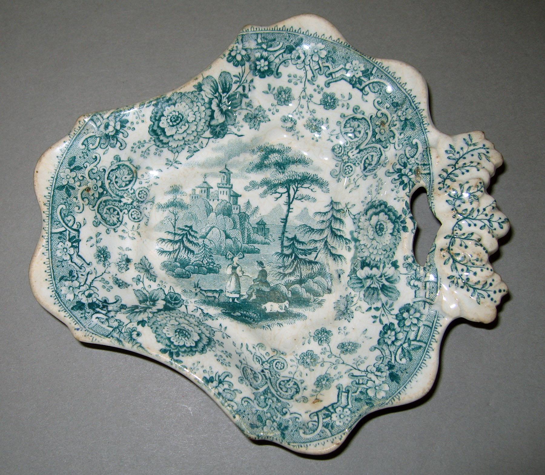1969.1653 Earthenware dish