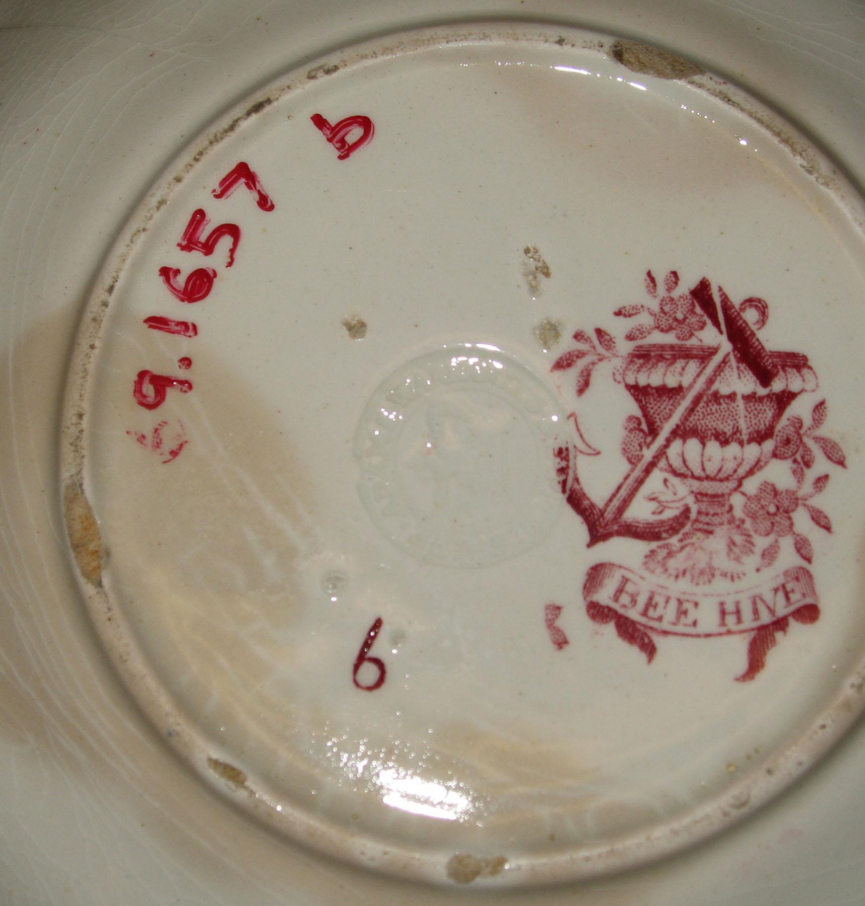 1969.1657 B Earthenware saucer, detail